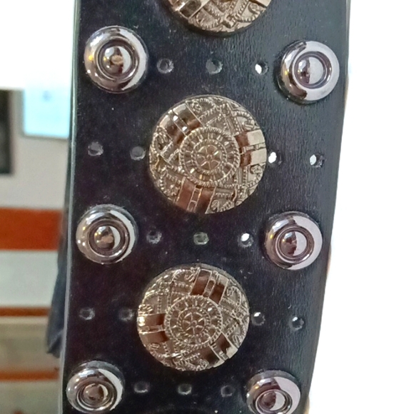 Unisex Snap On‎ Stretch and Leather Black Studded Belt Silver Accents Goth - Picture 6 of 6